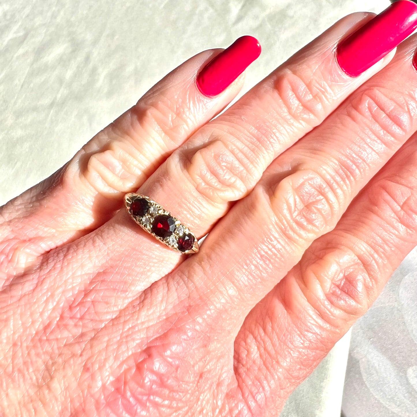 Garnet & Topaz Three Stone Ring Vintage - 9ct Gold Carved - Size P 1/2