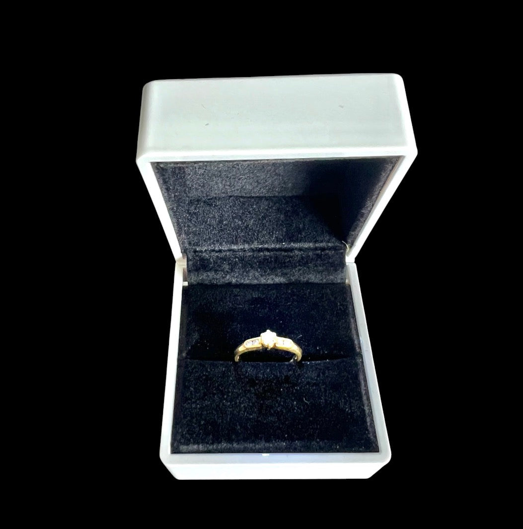 Vintage 18ct Gold Diamond Solitaire Ring 0.27ct Channel Shoulders Size M