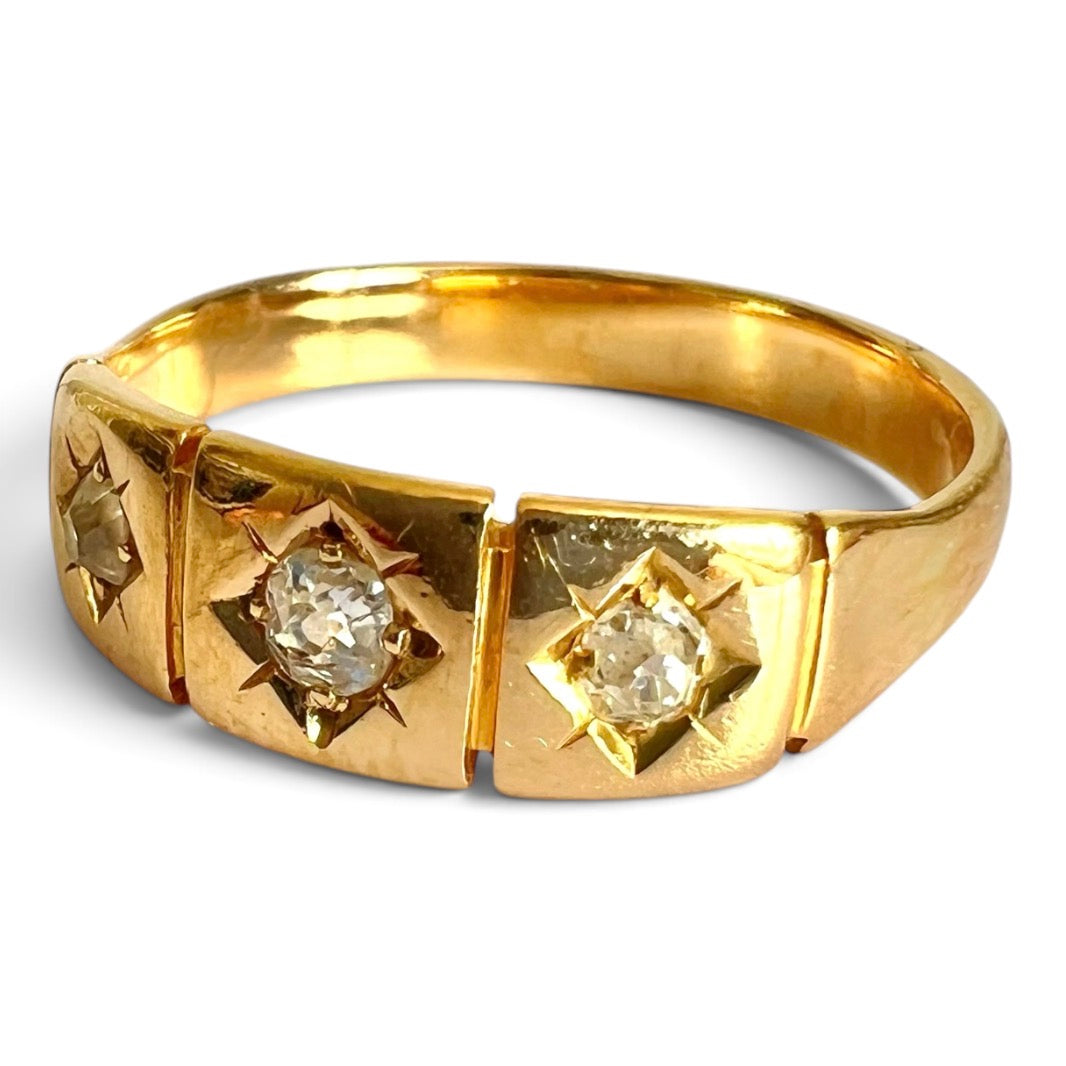 Antique 18ct Gold Three Stone Diamond Ring Old Cut Graduated Size J 3/4