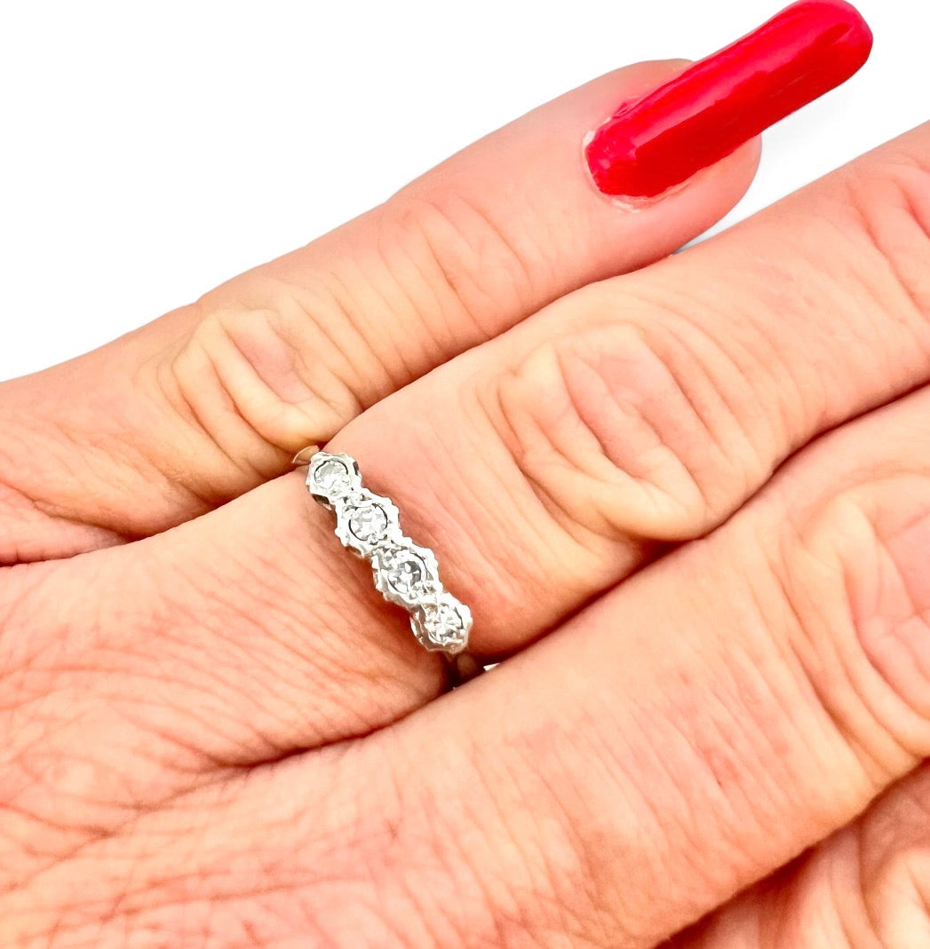 Vintage 18ct Gold Platinum Four Diamond Ring Stamped 18CT & PT Size N