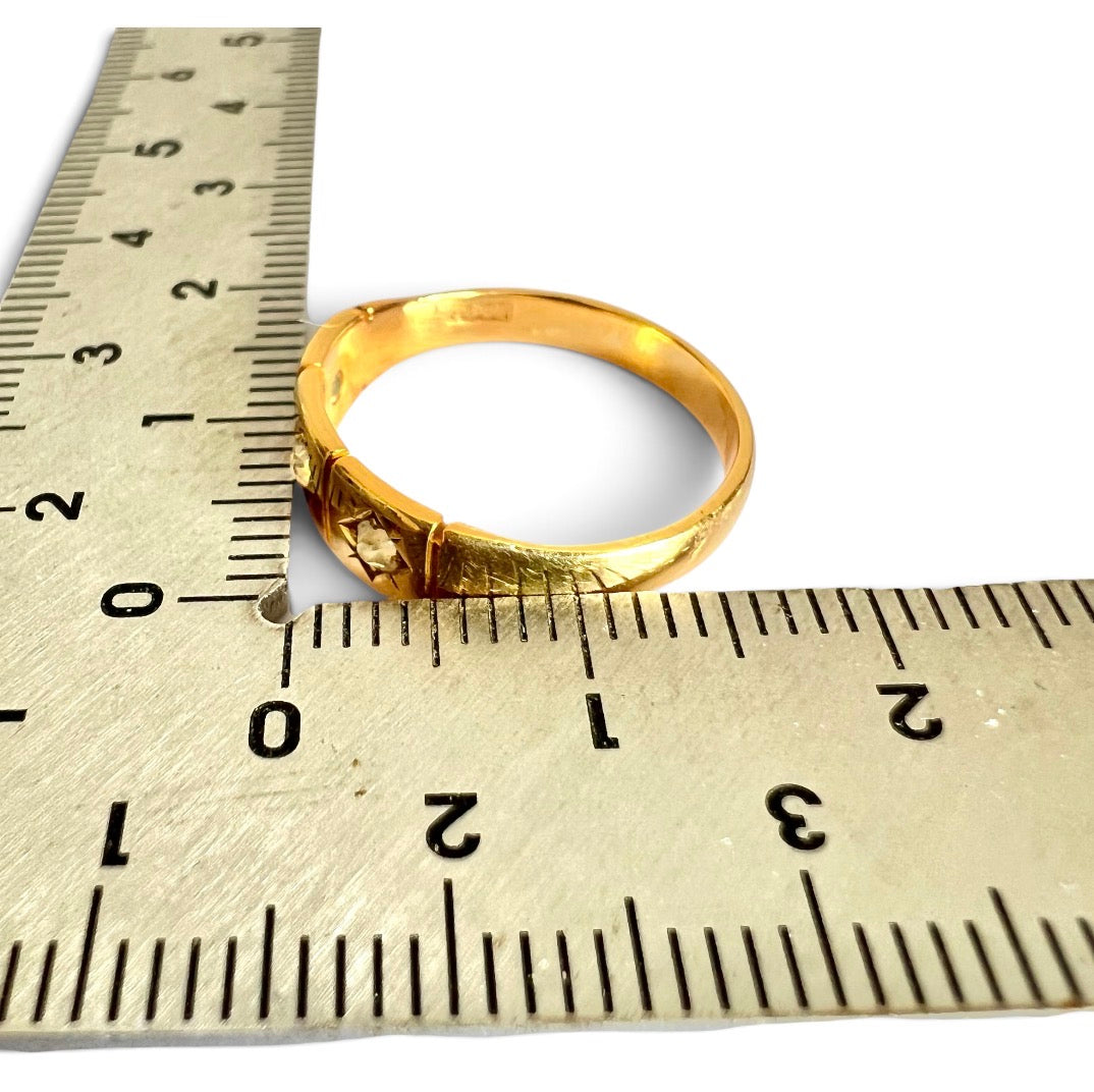 Antique 18ct Gold Three Stone Diamond Ring Old Cut Graduated Size J 3/4