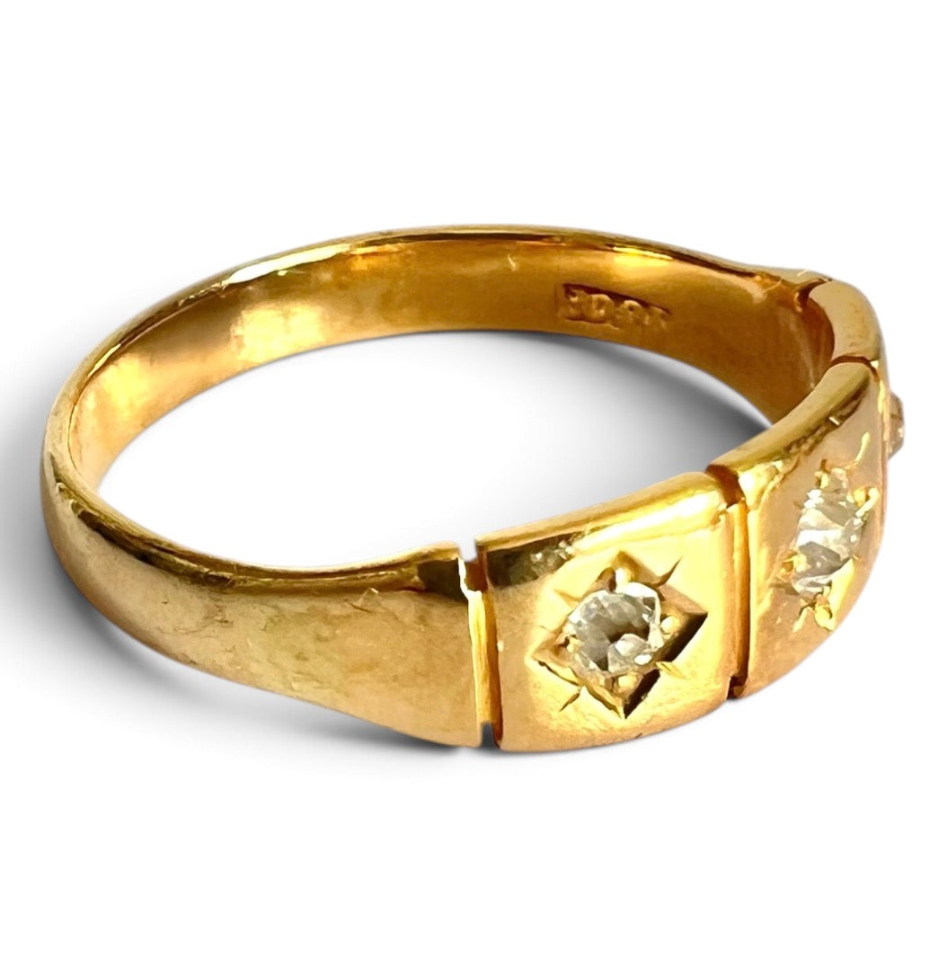 Antique 18ct Gold Three Stone Diamond Ring Old Cut Graduated Size J 3/4