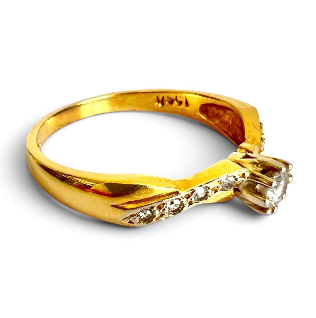 Vintage 1993 18ct Gold Diamond Solitaire Ring Diamond Shoulders Hallmark Size O½