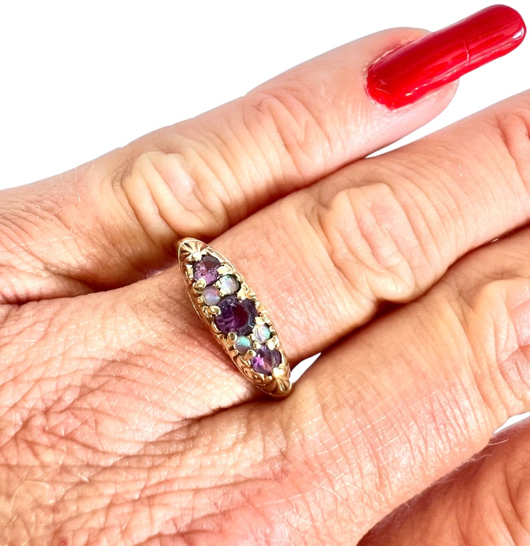Vintage 9ct Gold Opal & Amethyst Ring – London 1976 – Size U