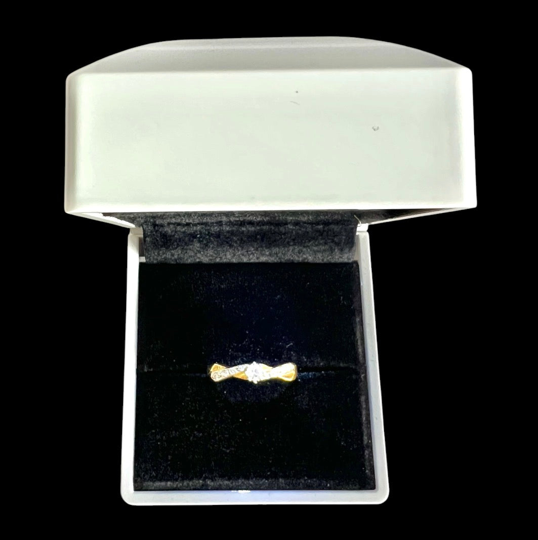 Vintage 1993 18ct Gold Diamond Solitaire Ring Diamond Shoulders Hallmark Size O½