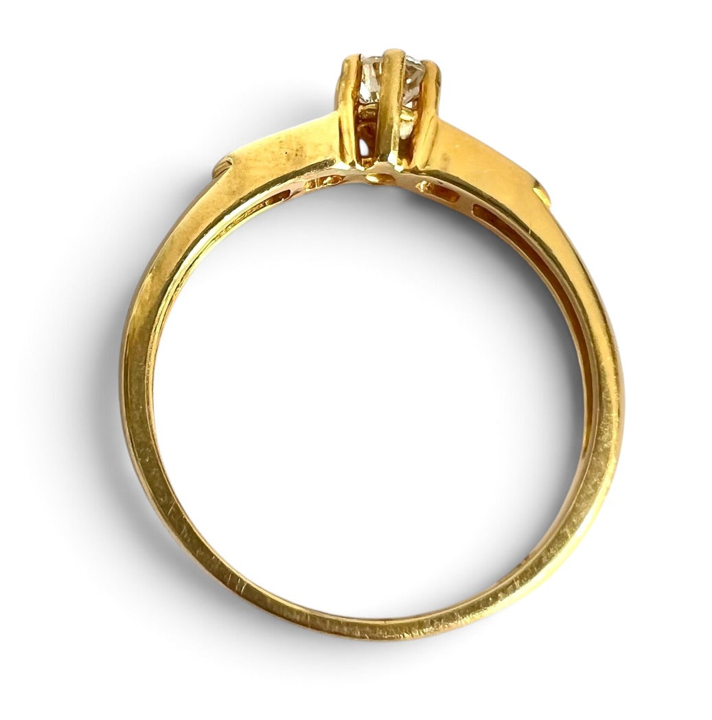 Vintage 18ct Gold Diamond Solitaire Ring 0.27ct Channel Shoulders Size M