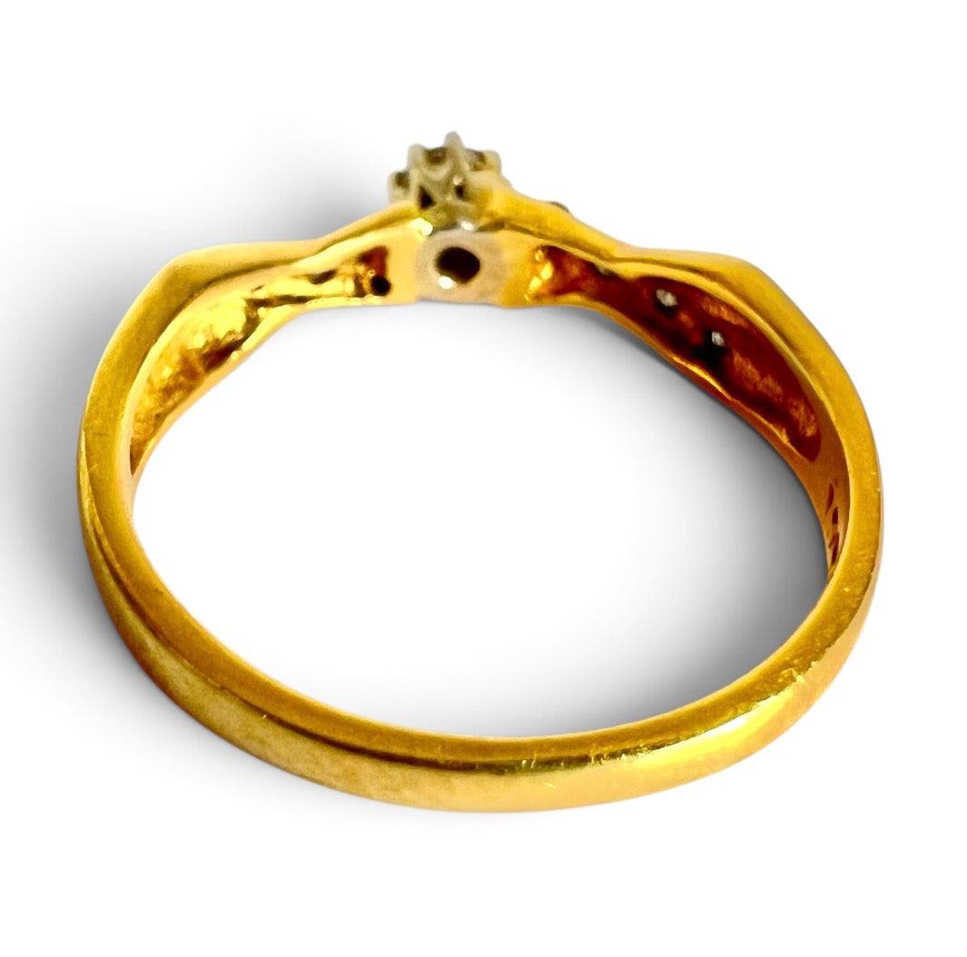 Vintage 1993 18ct Gold Diamond Solitaire Ring Diamond Shoulders Hallmark Size O½