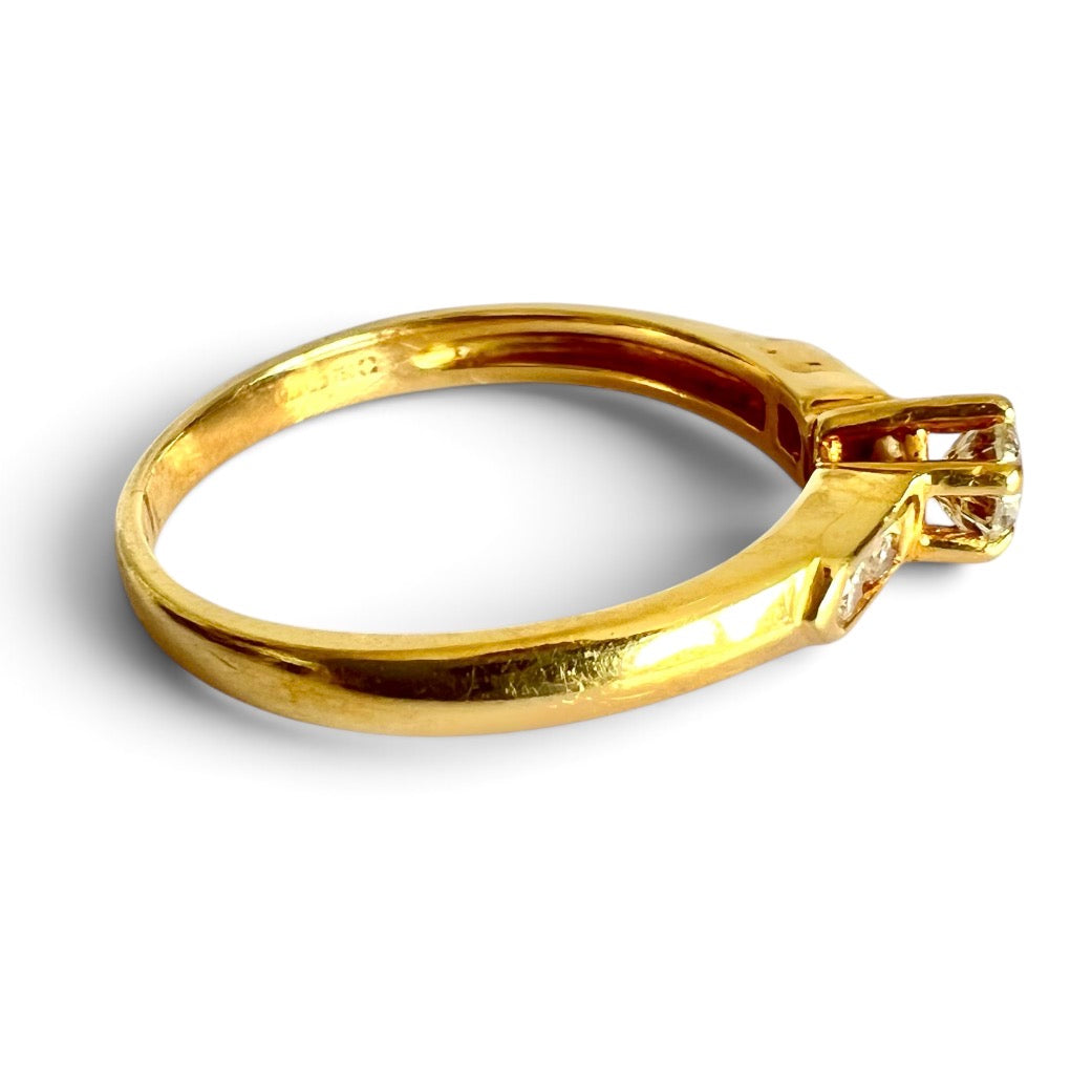 Vintage 18ct Gold Diamond Solitaire Ring 0.27ct Channel Shoulders Size M