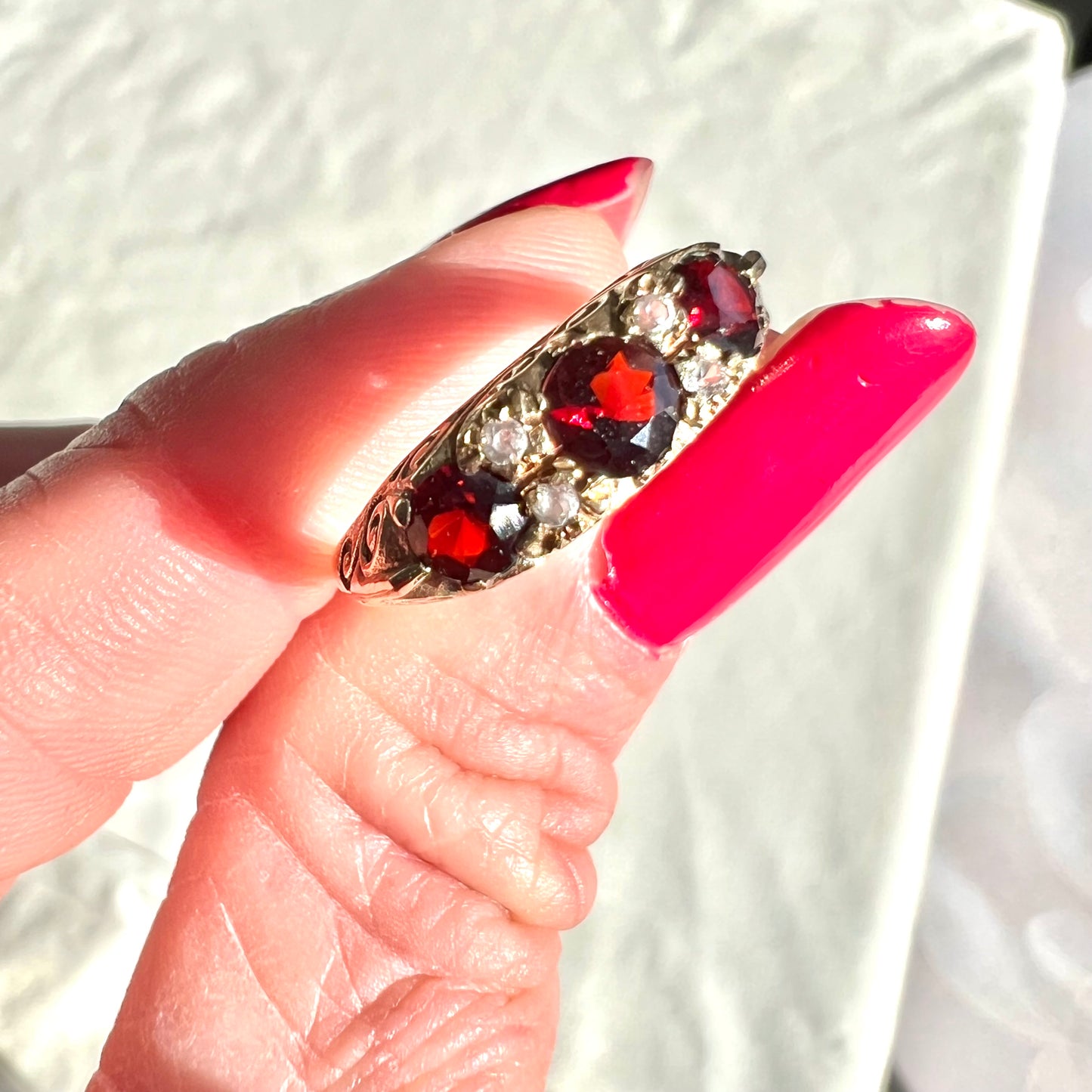 Garnet & Topaz Three Stone Ring Vintage - 9ct Gold Carved - Size P 1/2