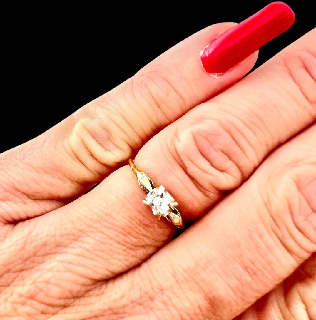 Vintage 18ct Yellow & White Gold Diamond Solitaire Ring 18CT Size K½
