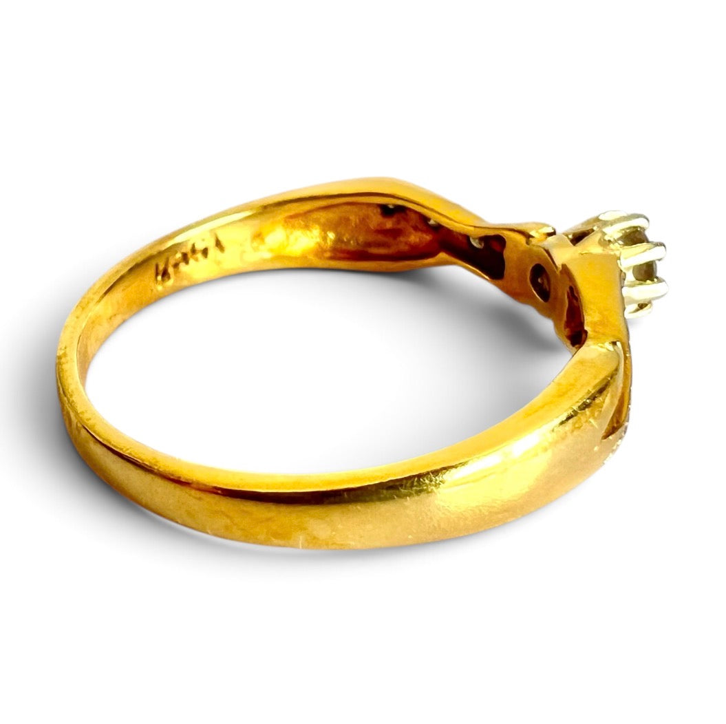 Vintage 1993 18ct Gold Diamond Solitaire Ring Diamond Shoulders Hallmark Size O½