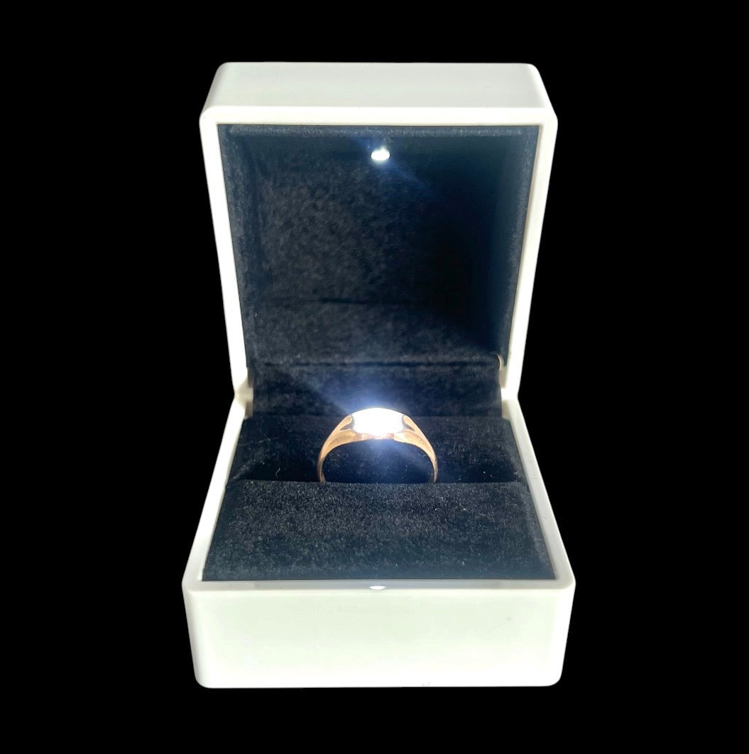 Vintage Yellow Gold Shield Signet Ring 3.04g Engravable Unisex Size S