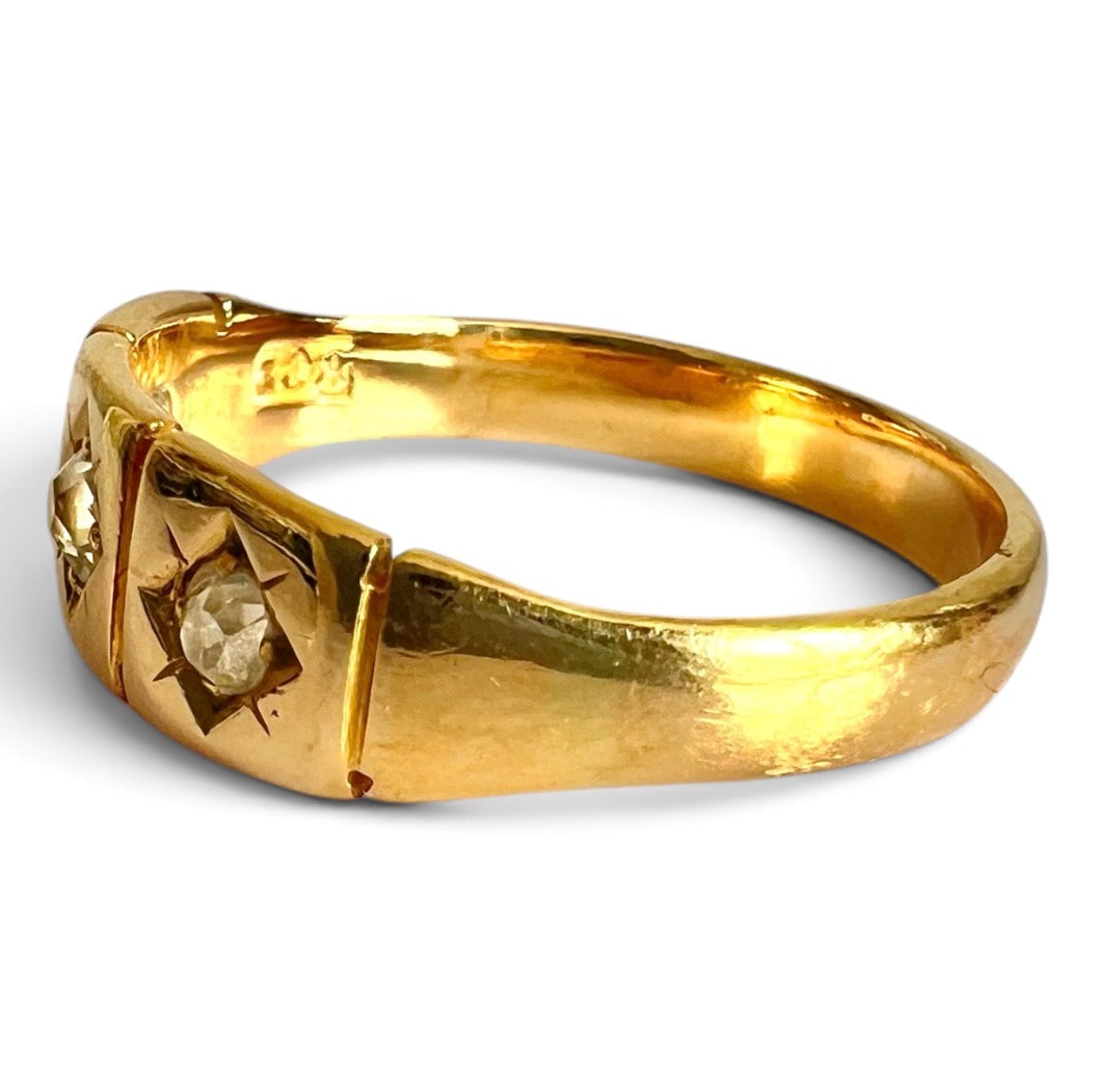 Antique 18ct Gold Three Stone Diamond Ring Old Cut Graduated Size J 3/4