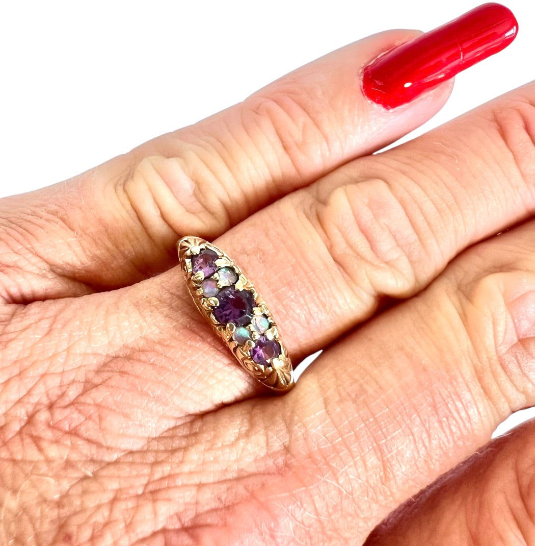 Vintage 9ct Gold Opal & Amethyst Ring – London 1976 – Size U