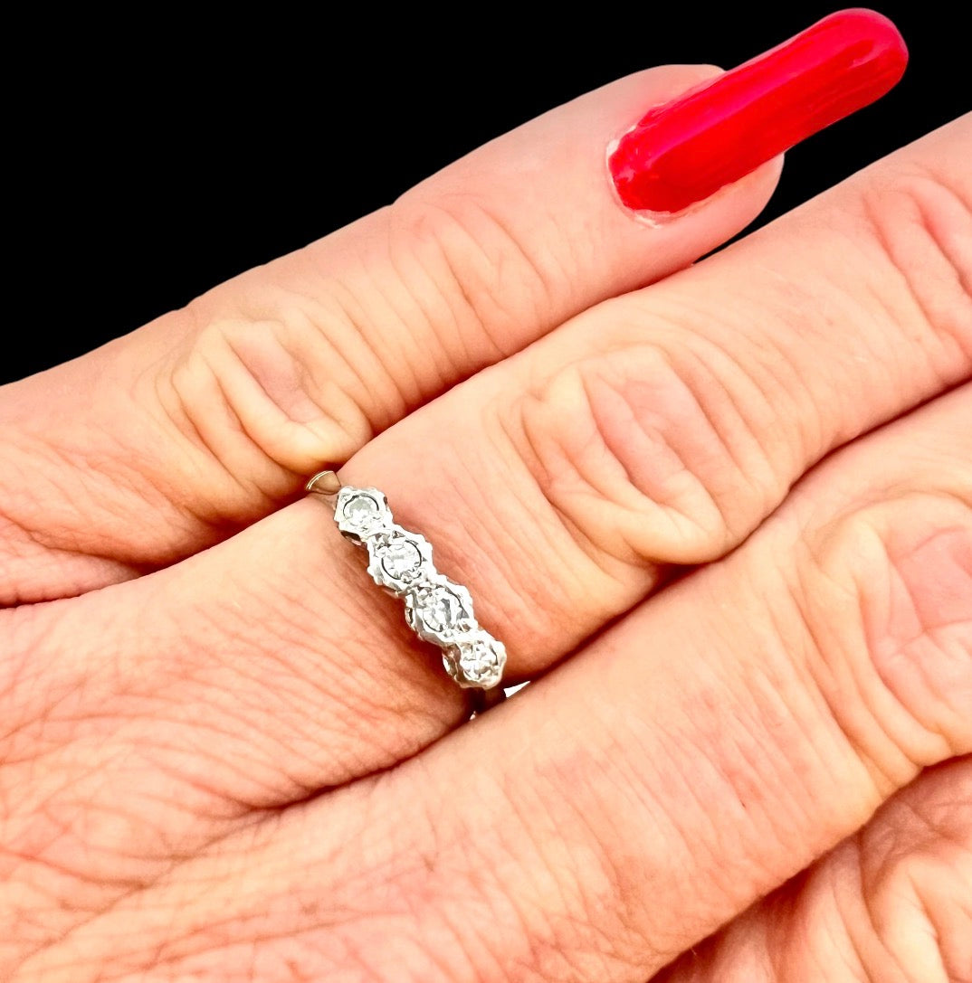 Vintage 18ct Gold Platinum Four Diamond Ring Stamped 18CT & PT Size N