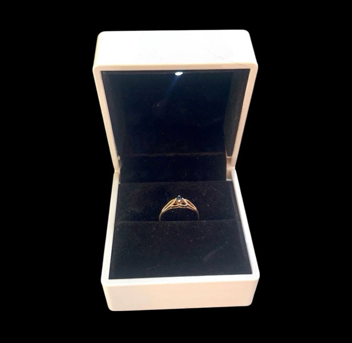Sapphire Ring - 9ct Gold - Vintage Solitaire - Size I 1/2 - Timeless Elegance