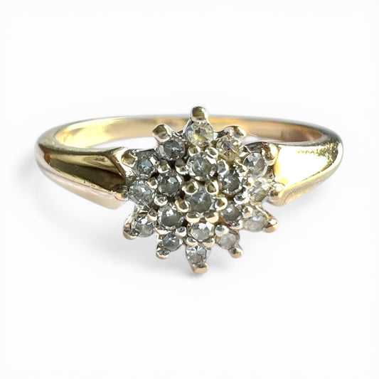 Close up front view Vintage 9ct Gold Diamond Cluster Ring  Daisy Flower Design, Size K