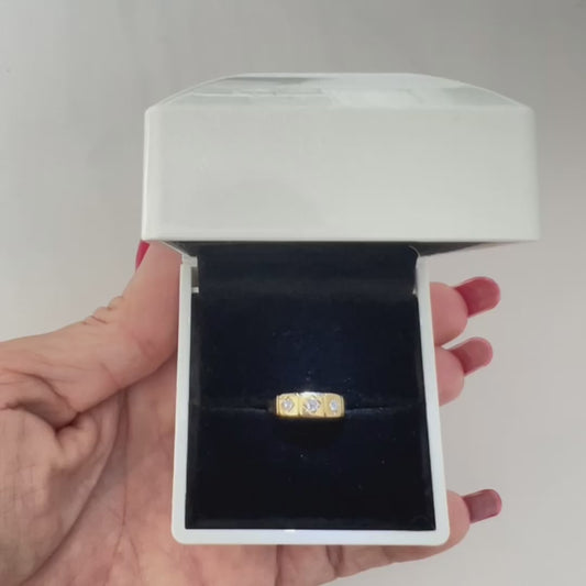 Antique 18ct Gold Three Stone Diamond Ring Old Cut Graduated Size J 3/4